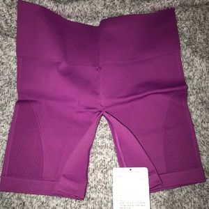 BNWT Lululemon Sculpt Short size 8.